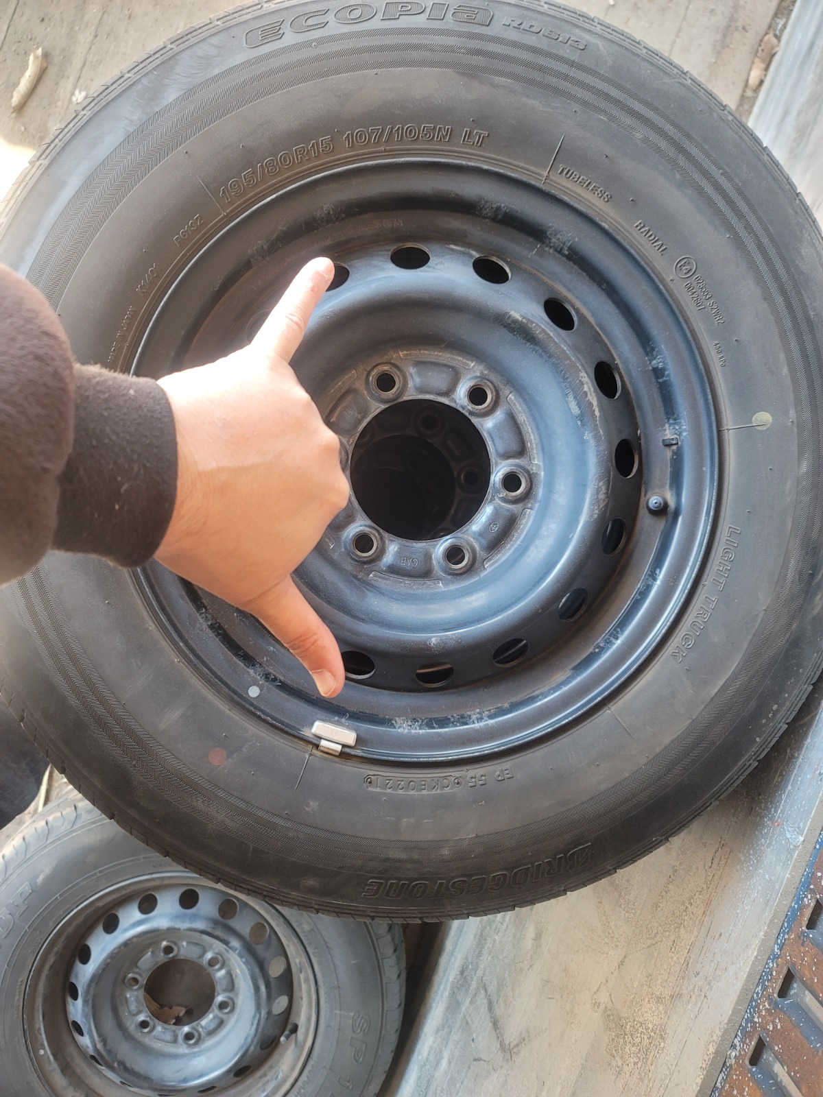 MIX ALL SIZE TIRES GOOD
