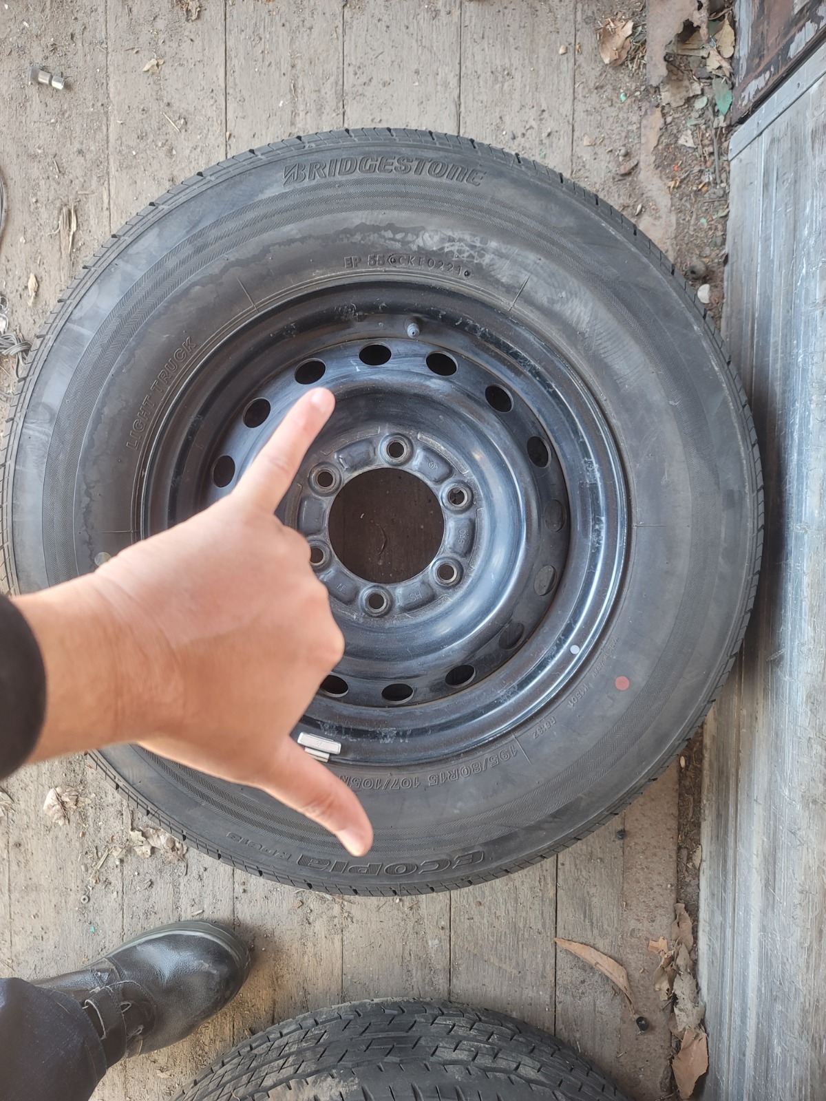 MIX ALL SIZE TIRES GOOD