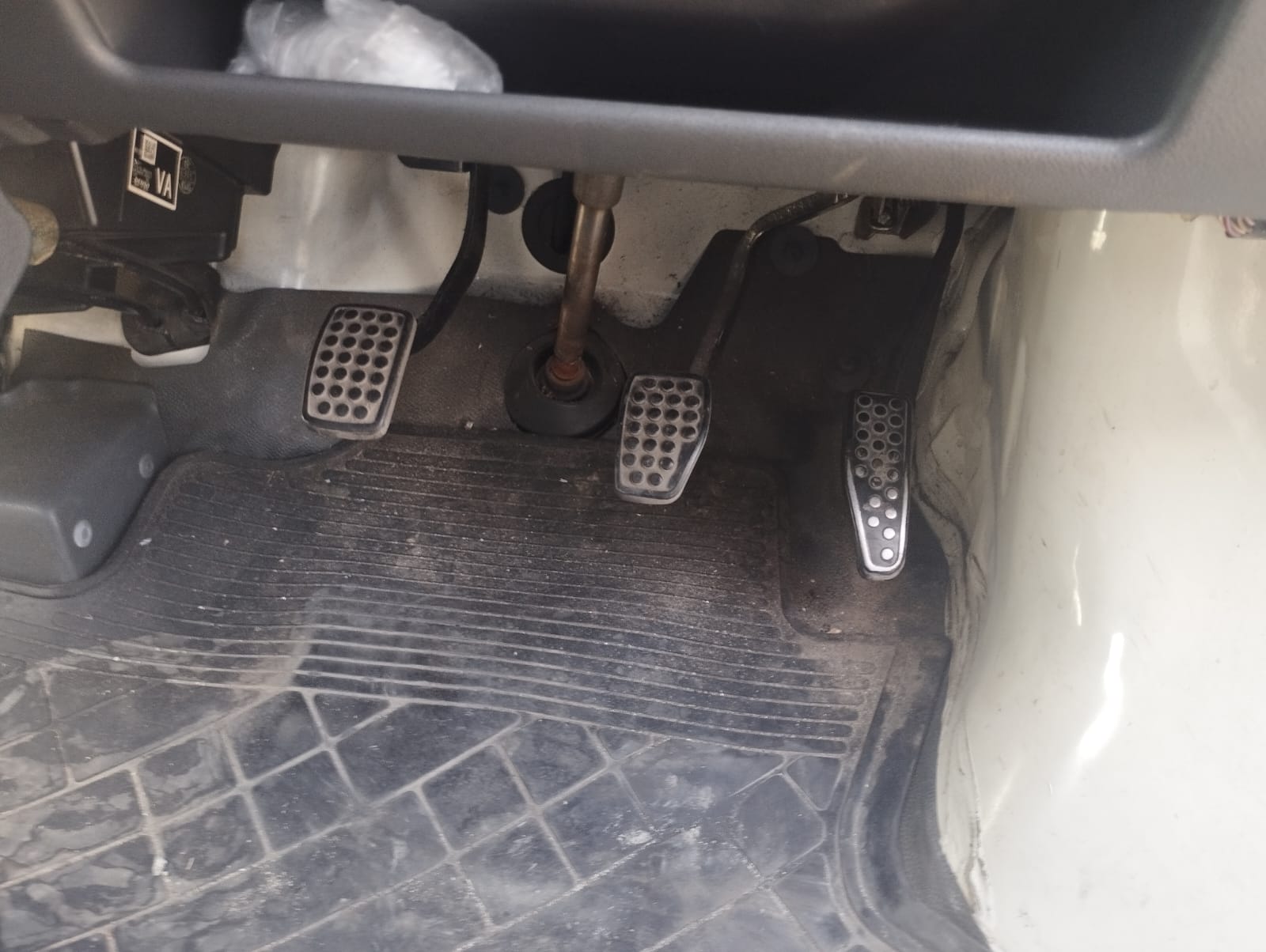 2005 DAIHATSU VAN WHITE PEARL