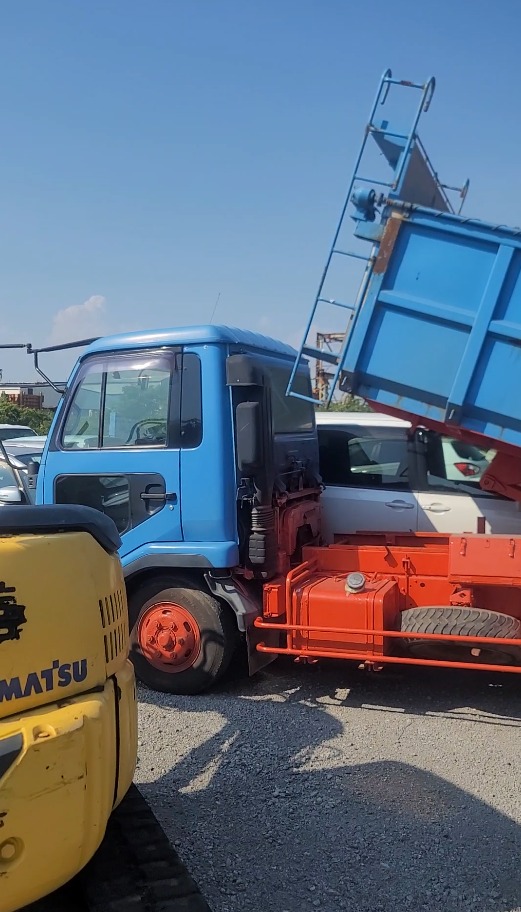 2002 Nissan Condor  Dumper