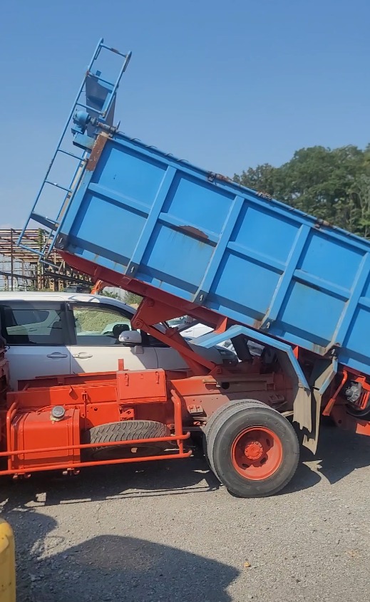 2002 Nissan Condor  Dumper