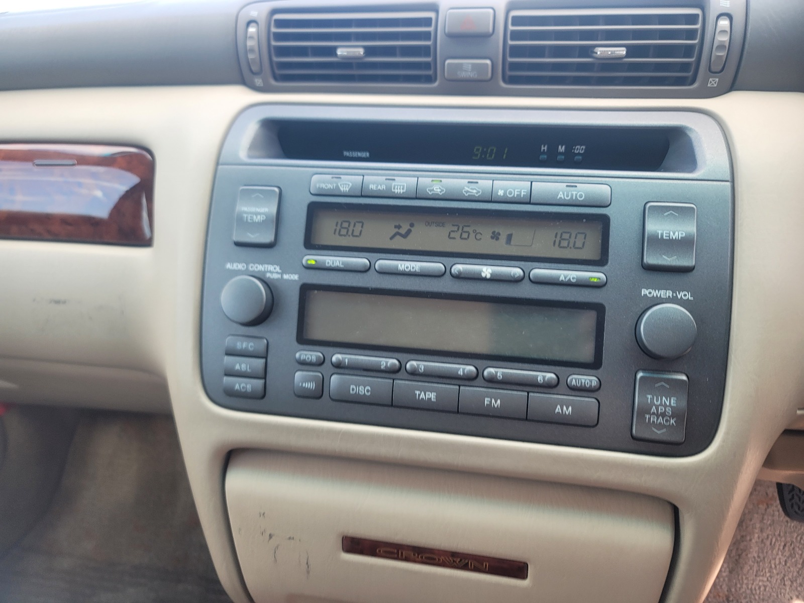 TOYOTA CROWN MODEL FEB 2000