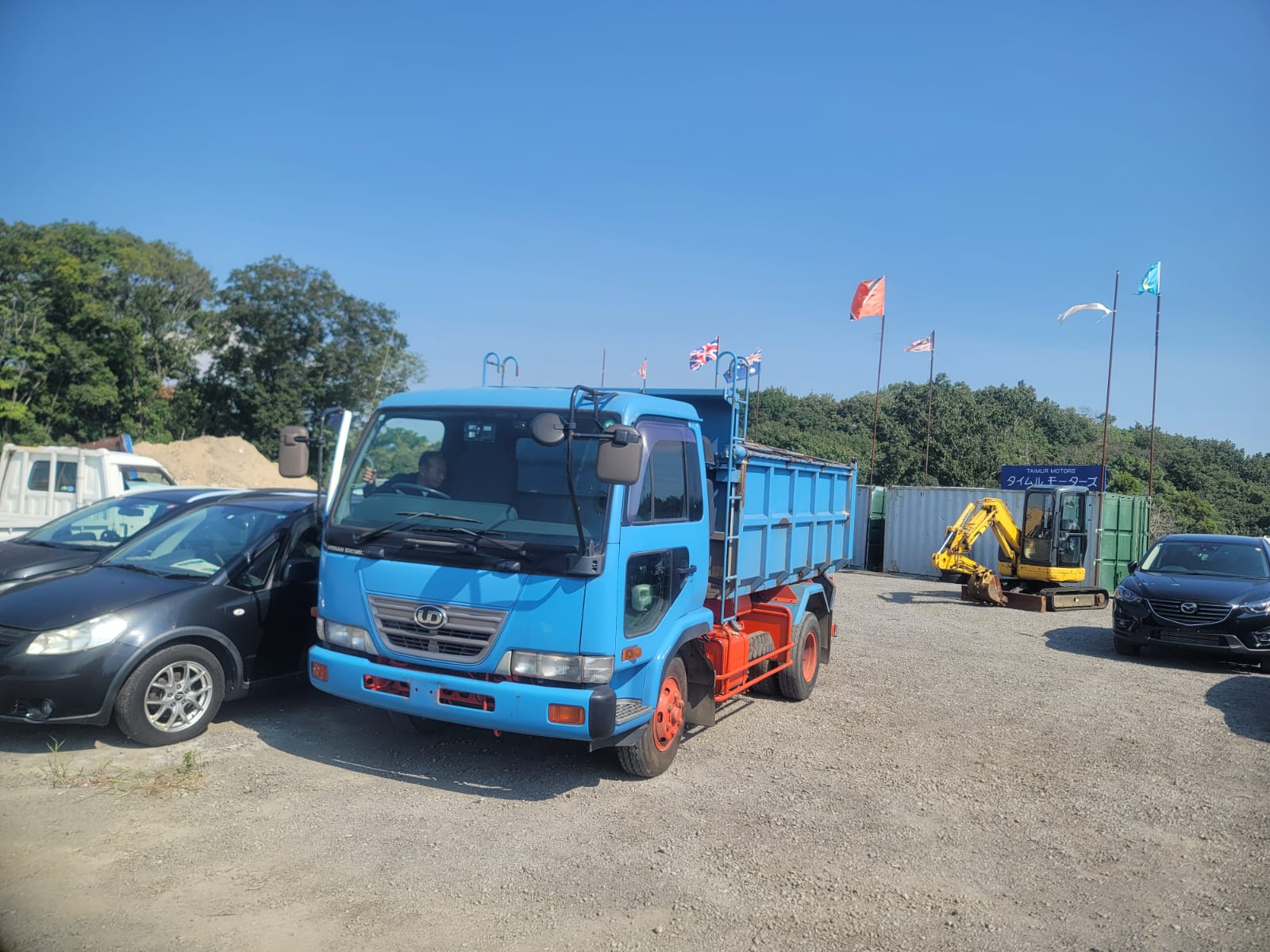 2002 Nissan Condor  Dumper
