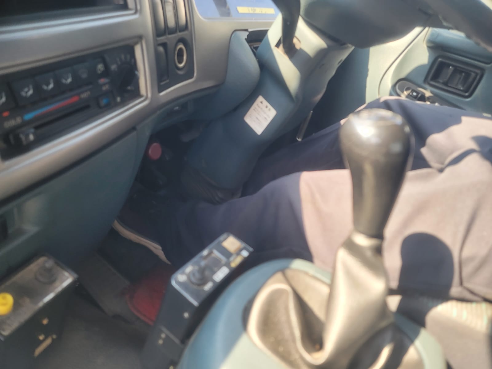 2002 Nissan Condor  Dumper