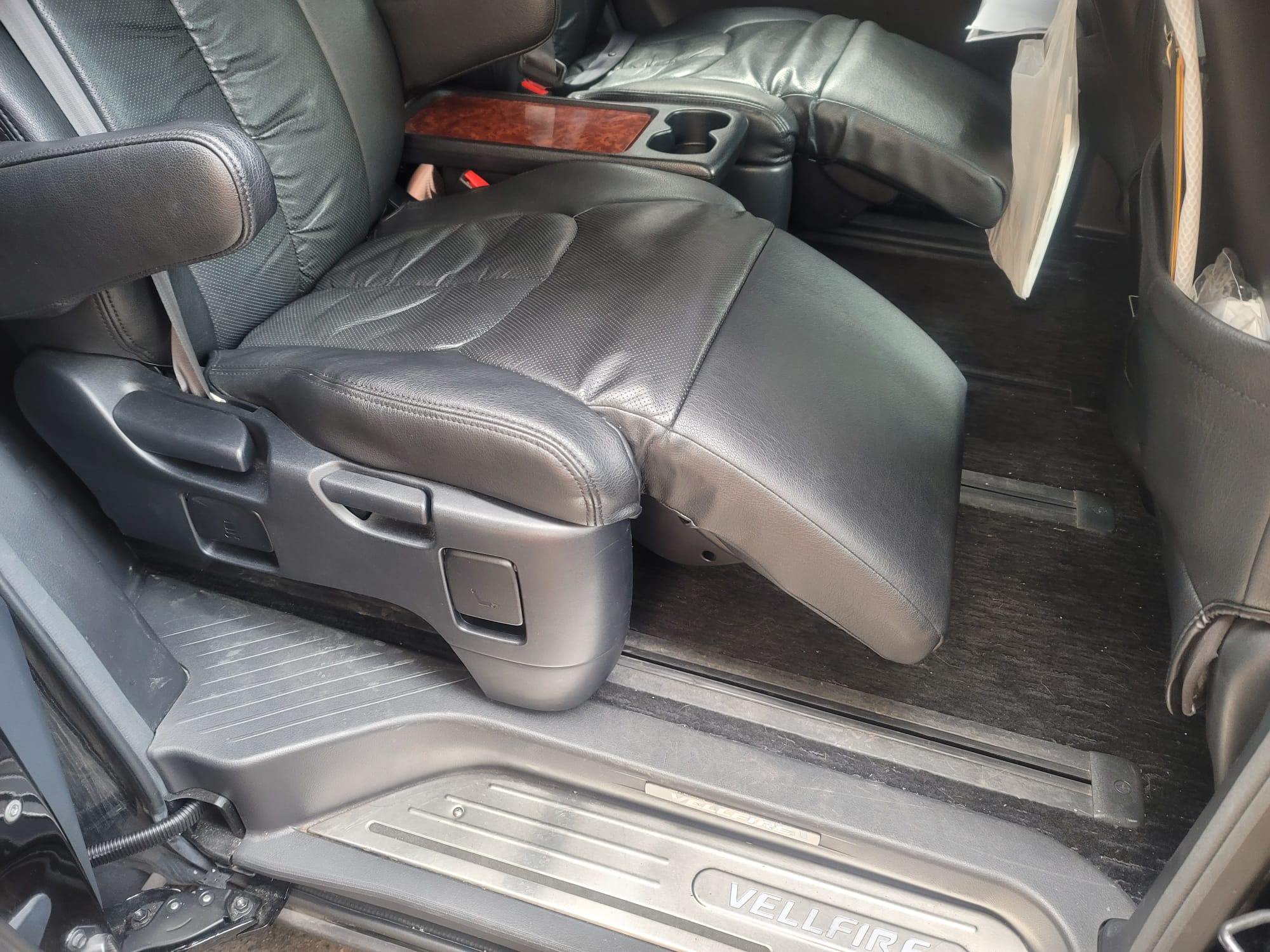 2010 Toyota Velfire