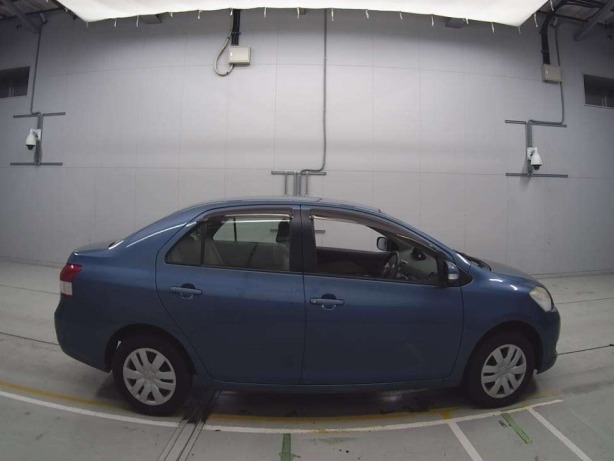 11-2010 TOYOTA BELTA