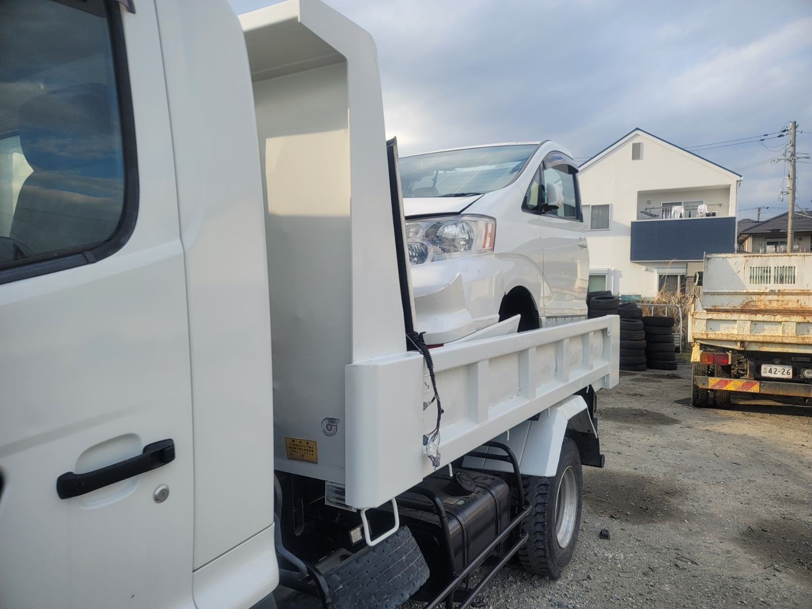 8-2011 HINO RANGER DUMPER