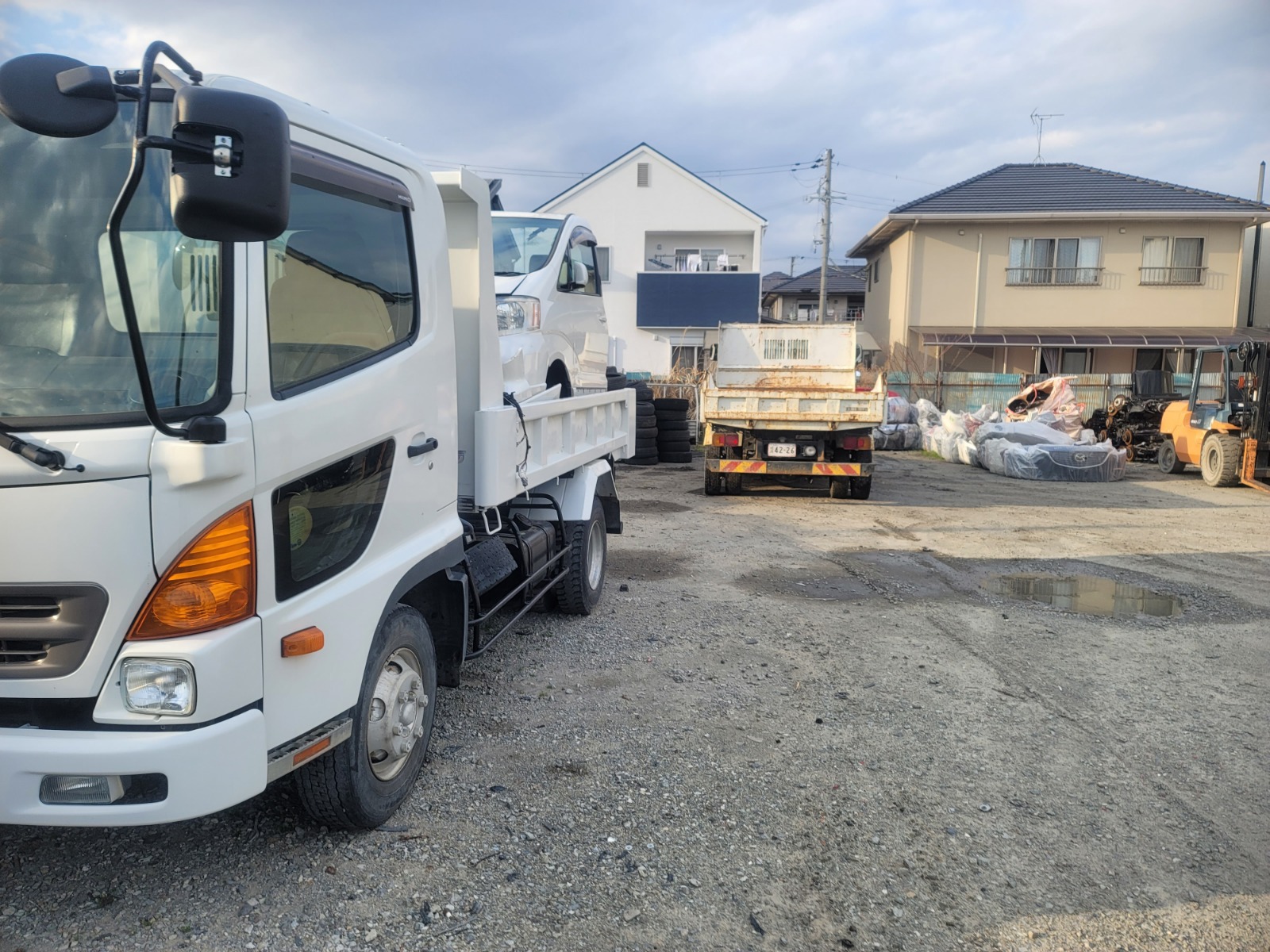 8-2011 HINO RANGER DUMPER