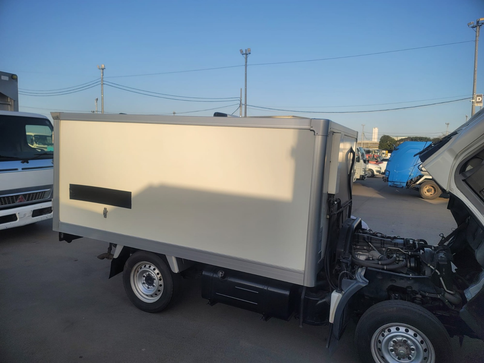 2-2010 TOYOTA TOWN-ACE FREEZER