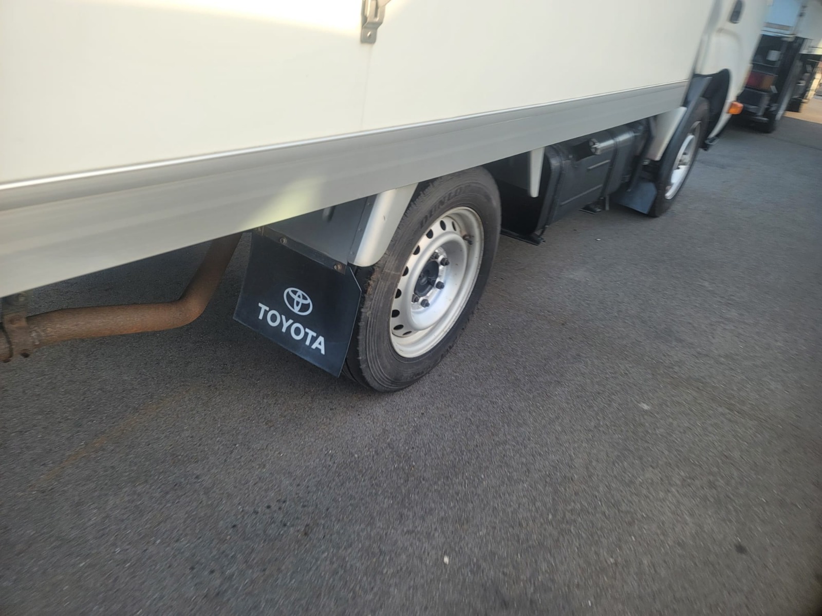 2-2010 TOYOTA TOWN-ACE FREEZER