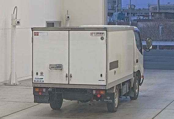2-2010 TOYOTA TOWN-ACE FREEZER