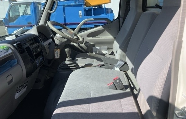 2-2010 TOYOTA TOWN-ACE FREEZER