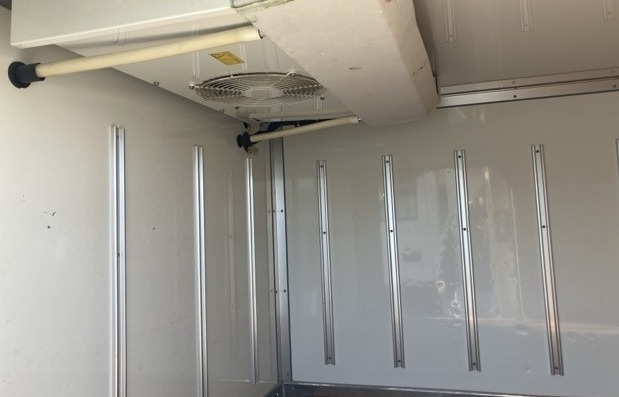 2-2010 TOYOTA TOWN-ACE FREEZER
