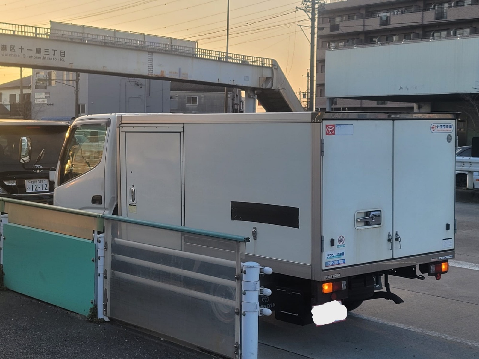 2-2010 TOYOTA TOWN-ACE FREEZER