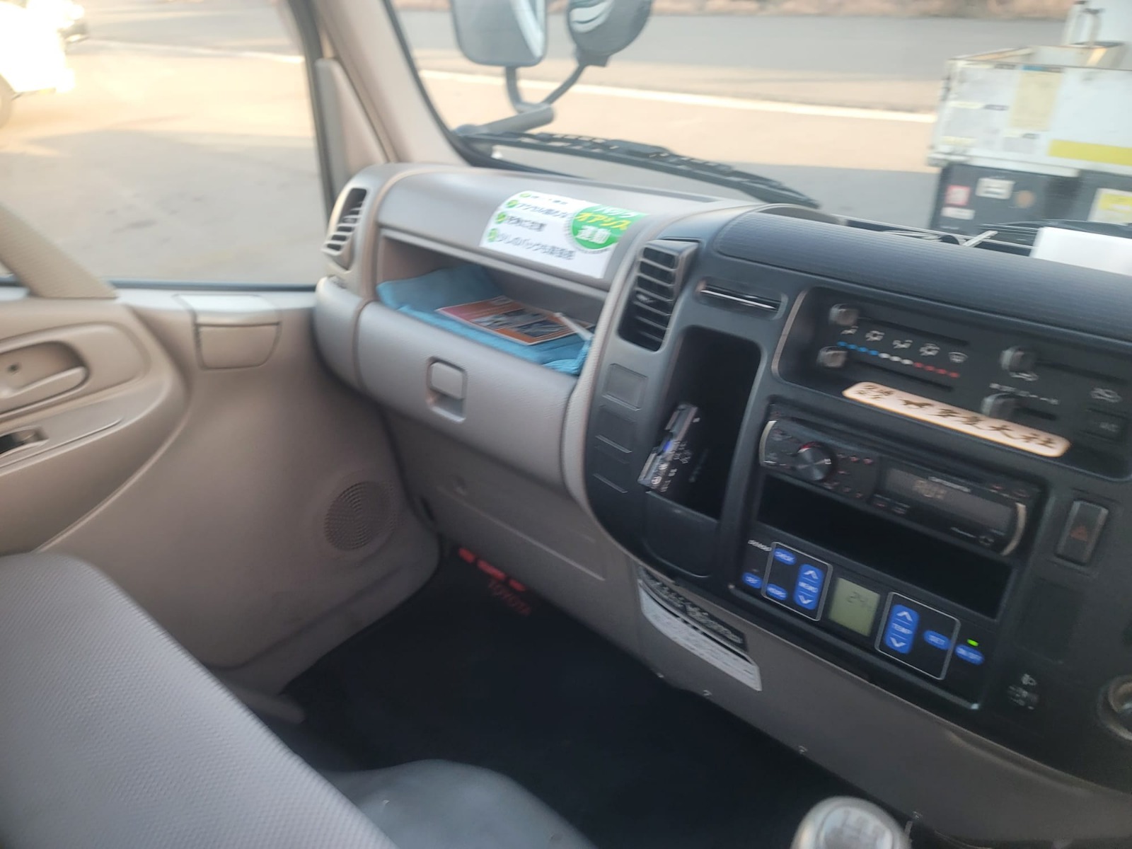 2-2010 TOYOTA TOWN-ACE FREEZER