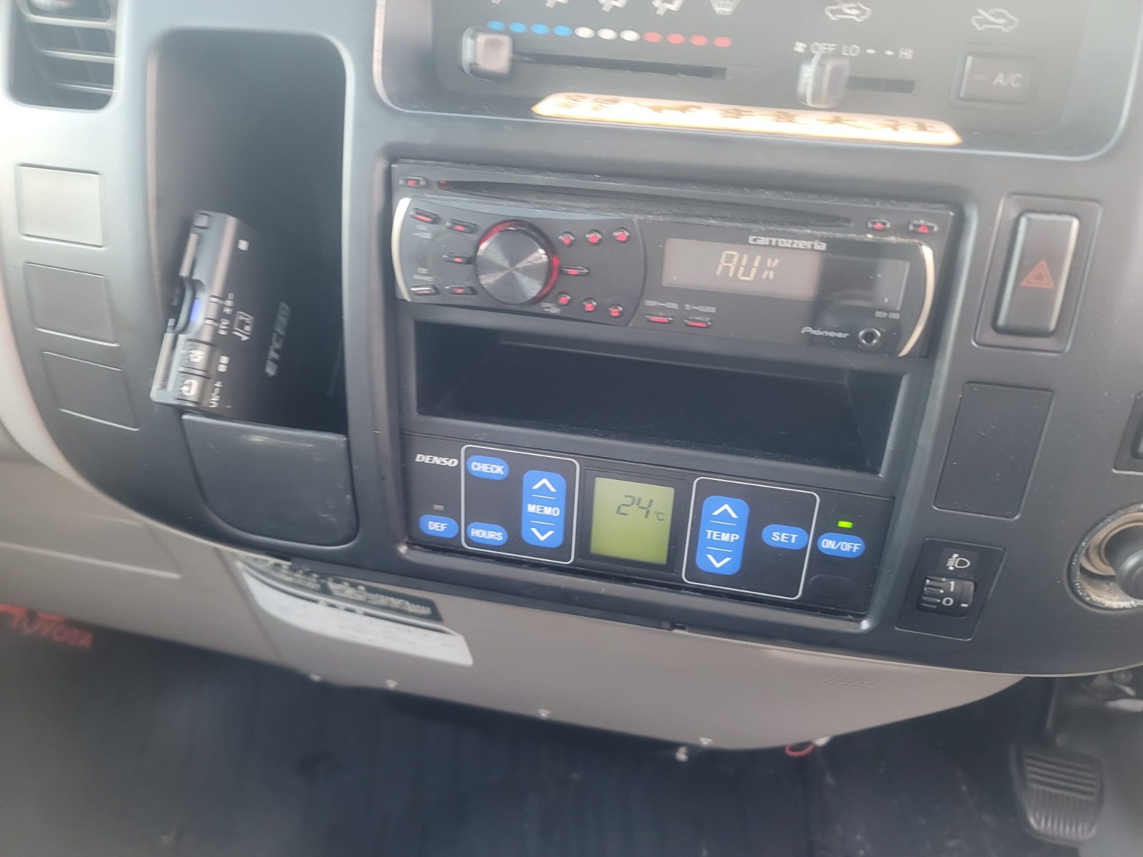 2-2010 TOYOTA TOWN-ACE FREEZER