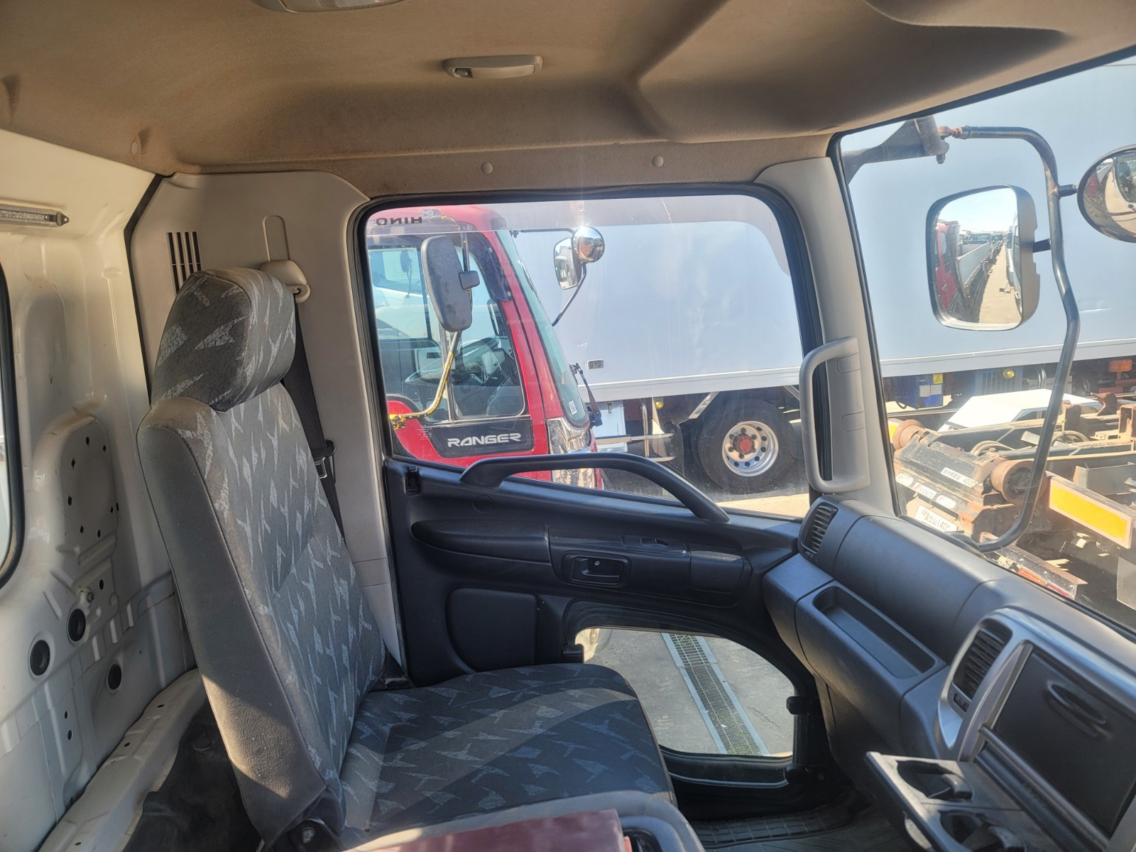 8-2011 HINO RANGER DUMPER