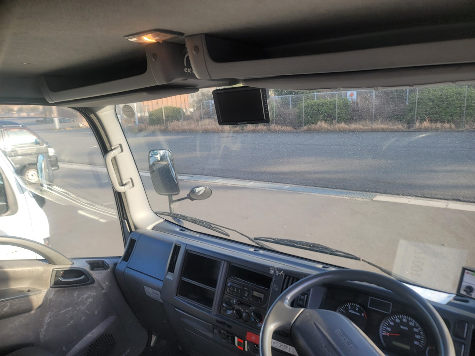 3-2014 ISUZU ELF TRUCK BARRAGE COLLECTOR