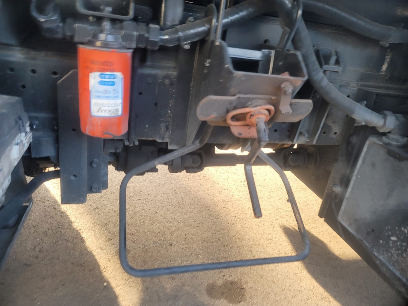 3-2014 ISUZU ELF TRUCK BARRAGE COLLECTOR