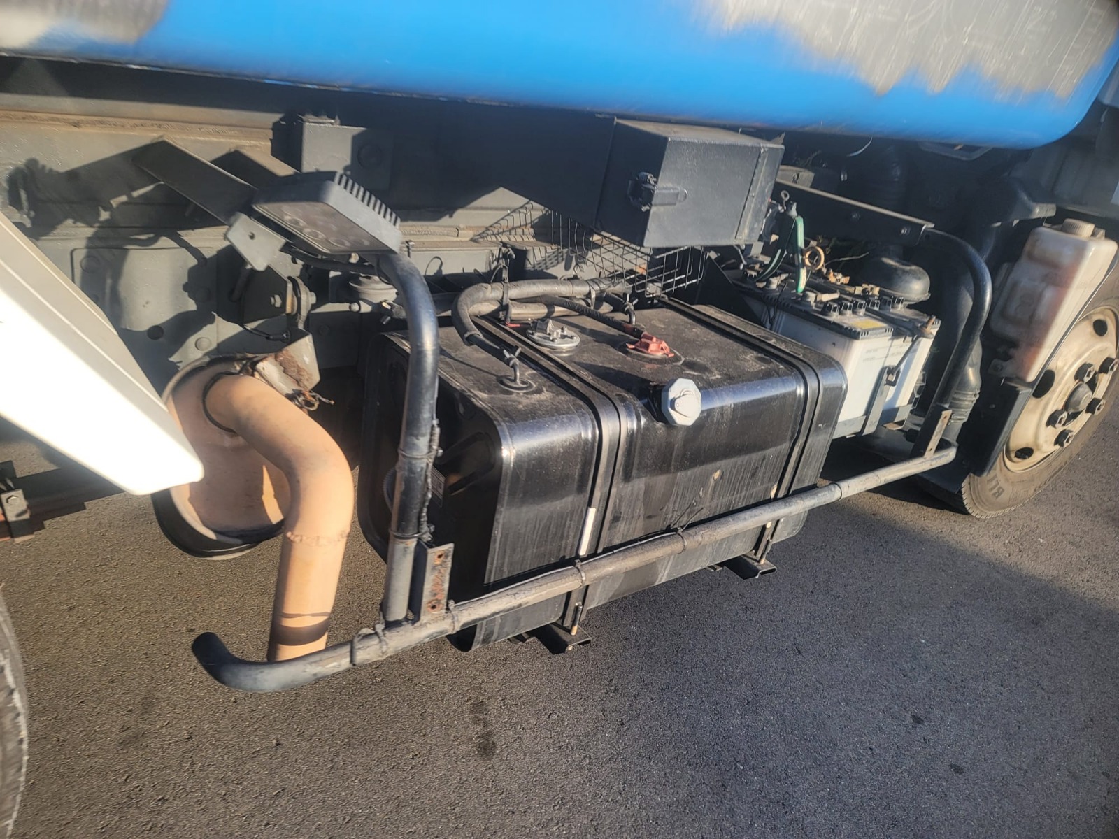 3-2014 ISUZU ELF TRUCK BARRAGE COLLECTOR