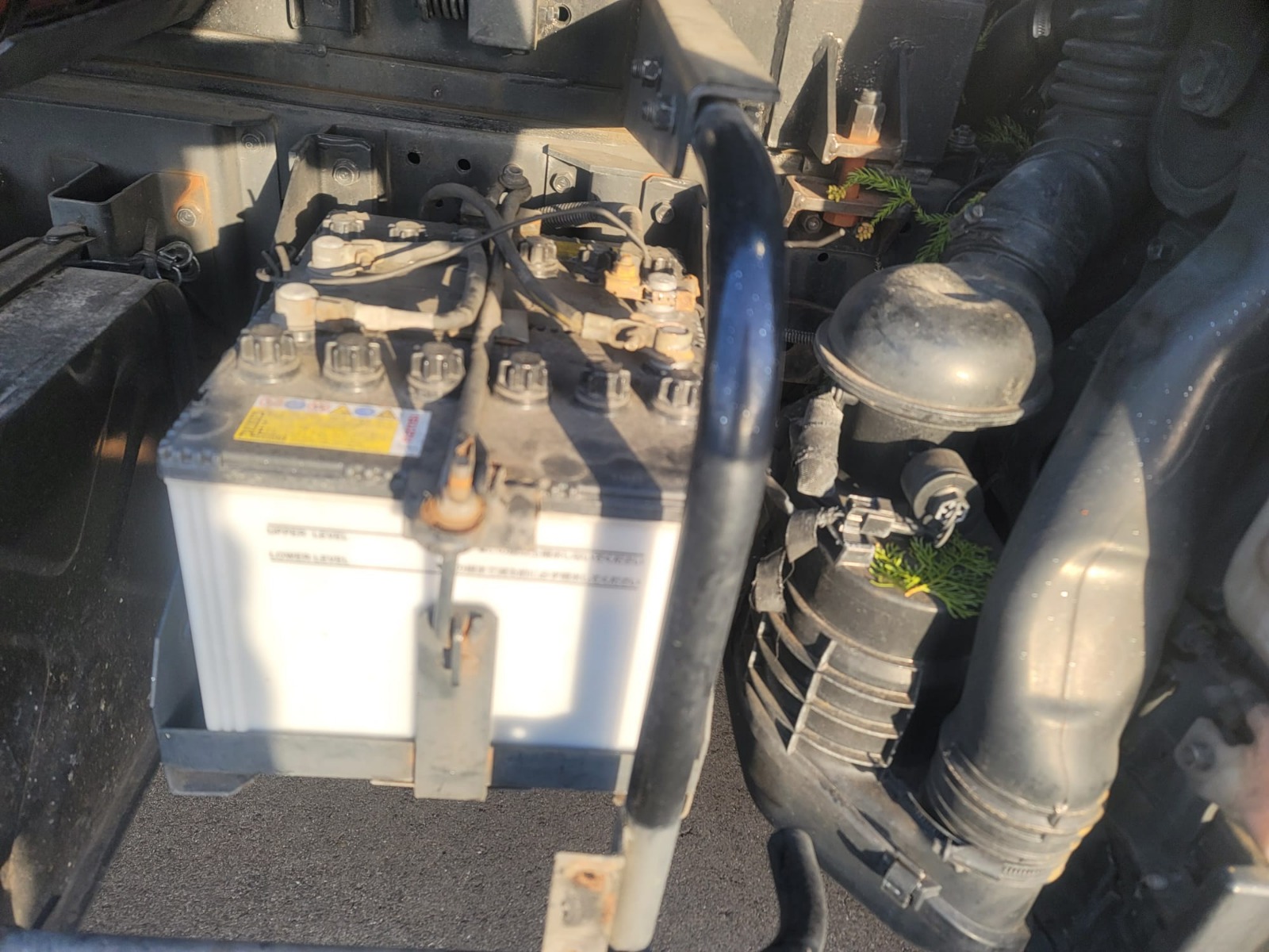 3-2014 ISUZU ELF TRUCK BARRAGE COLLECTOR