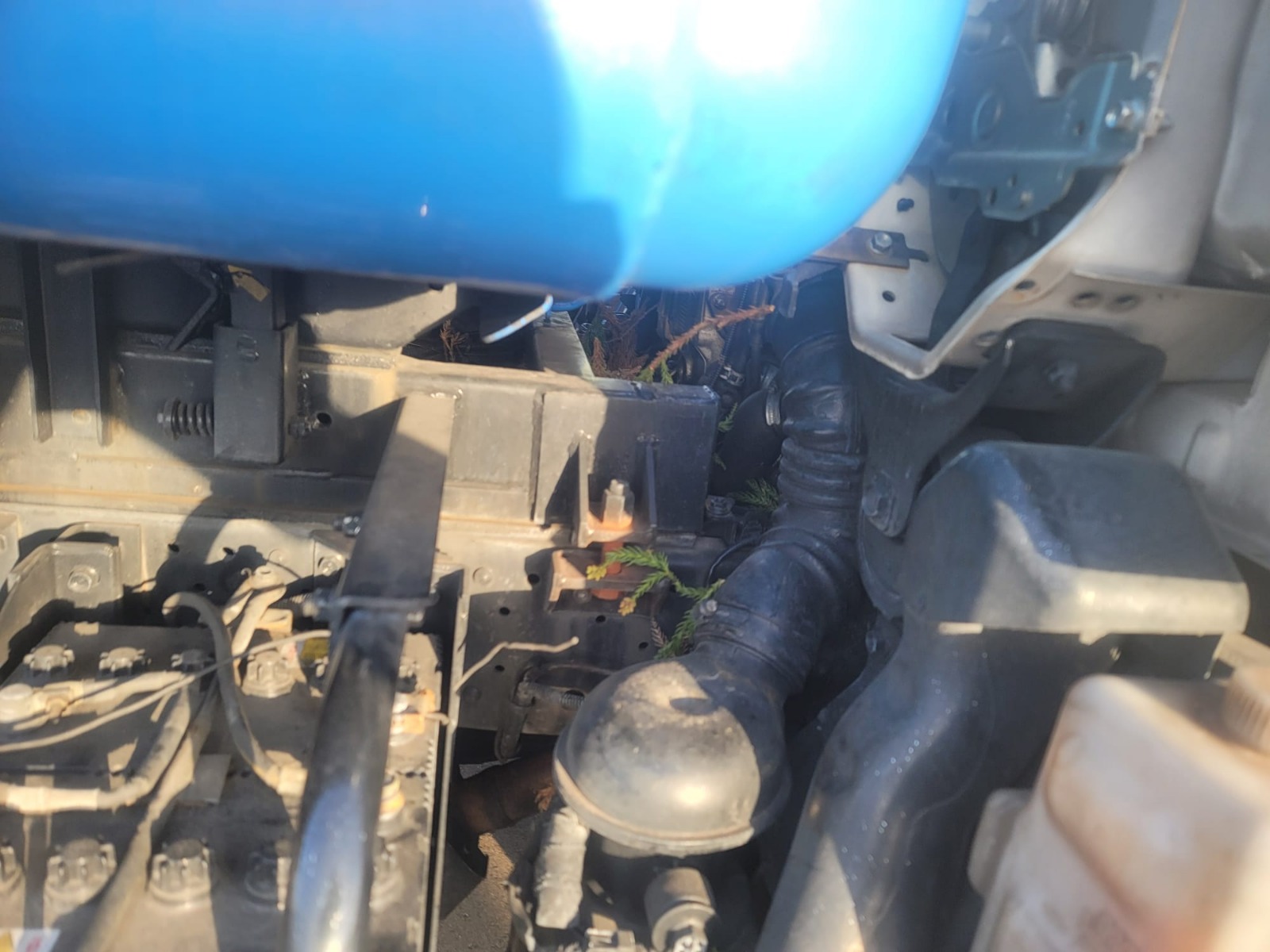 3-2014 ISUZU ELF TRUCK BARRAGE COLLECTOR
