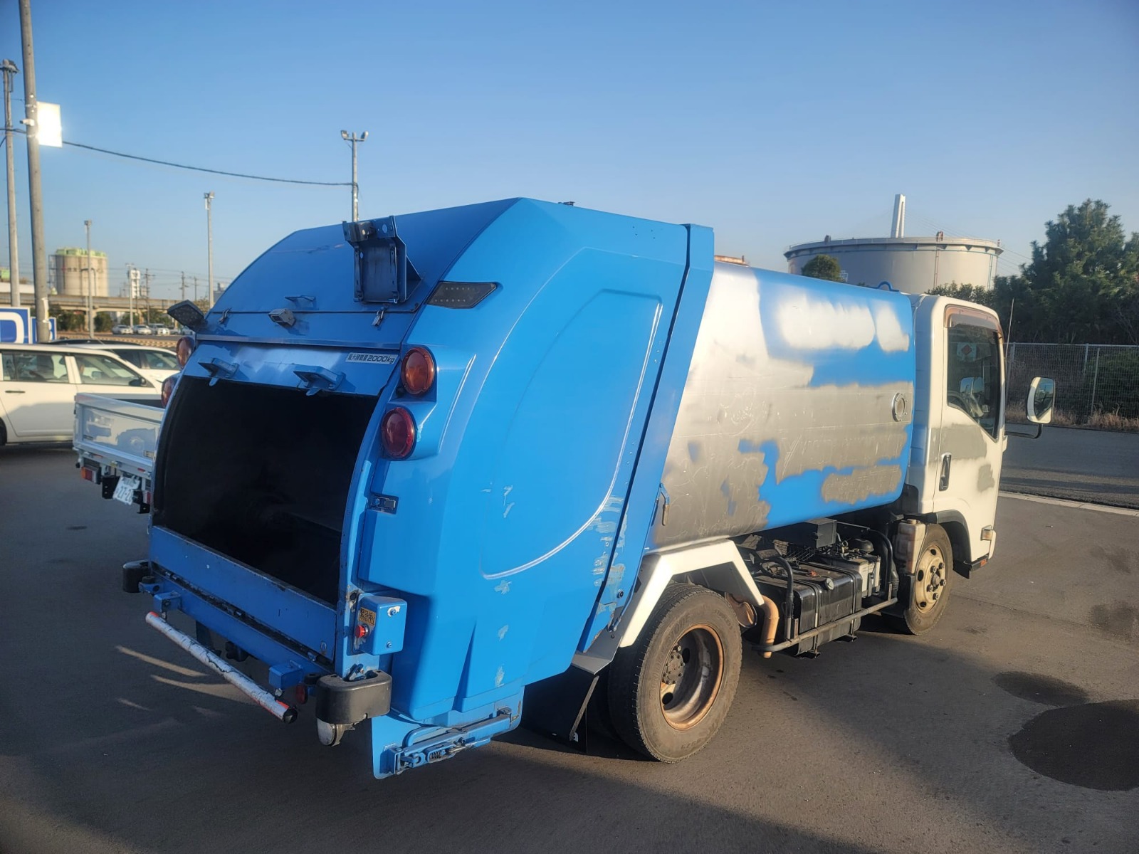 3-2014 ISUZU ELF TRUCK BARRAGE COLLECTOR