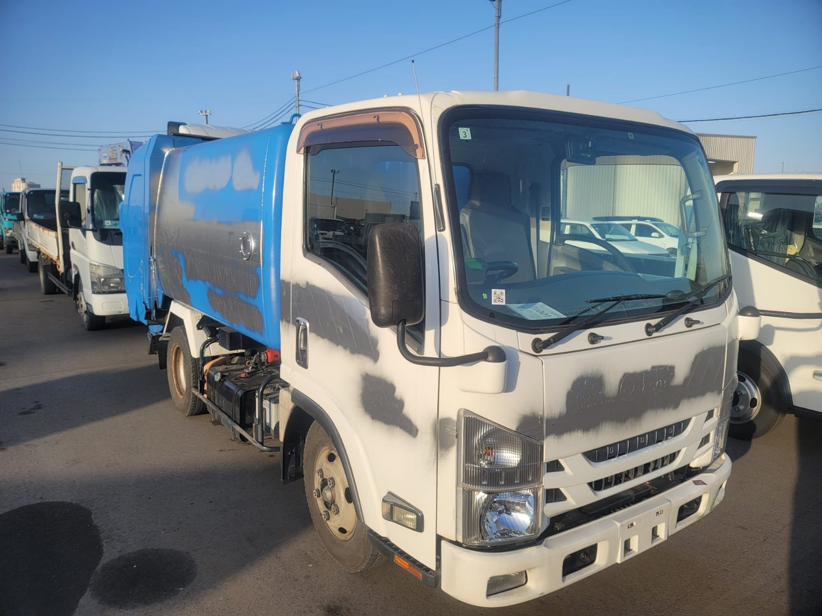 3-2014 ISUZU ELF TRUCK BARRAGE COLLECTOR