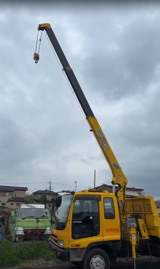 2001 ISUZU FORWARD CRANE DUMPER