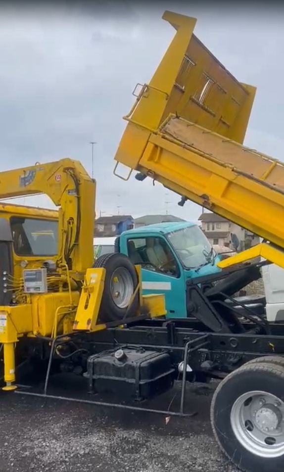 2001 ISUZU FORWARD CRANE DUMPER