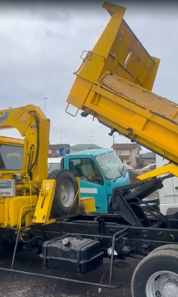 2001 ISUZU FORWARD CRANE DUMPER
