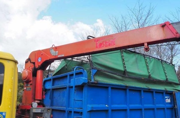 02-2007 NISSAN CRANE DUMP