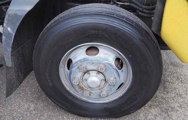 02-2007 NISSAN CRANE DUMP