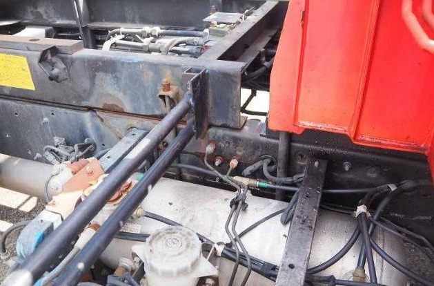 02-2007 NISSAN CRANE DUMP