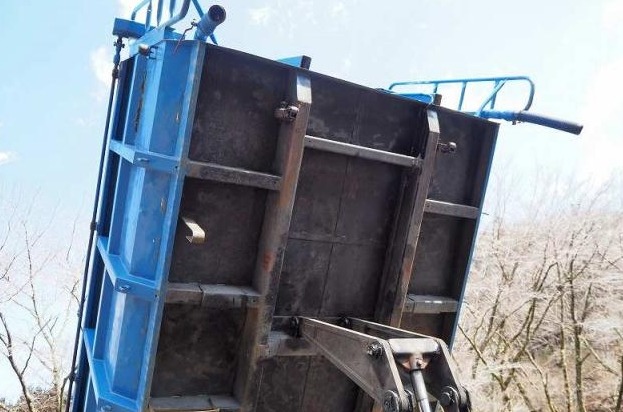 02-2007 NISSAN CRANE DUMP