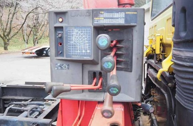 02-2007 NISSAN CRANE DUMP