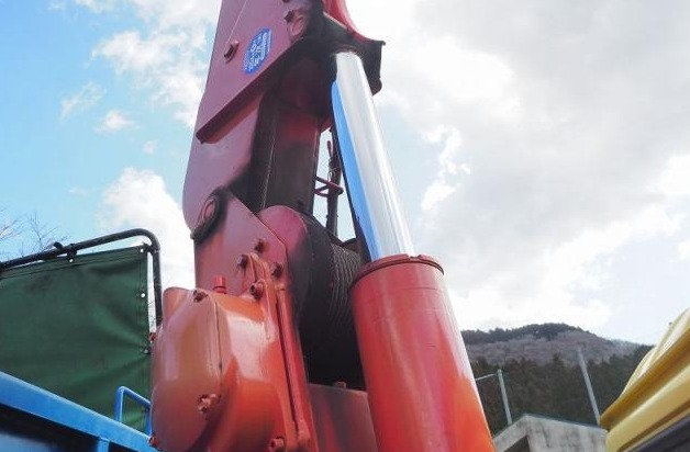 02-2007 NISSAN CRANE DUMP