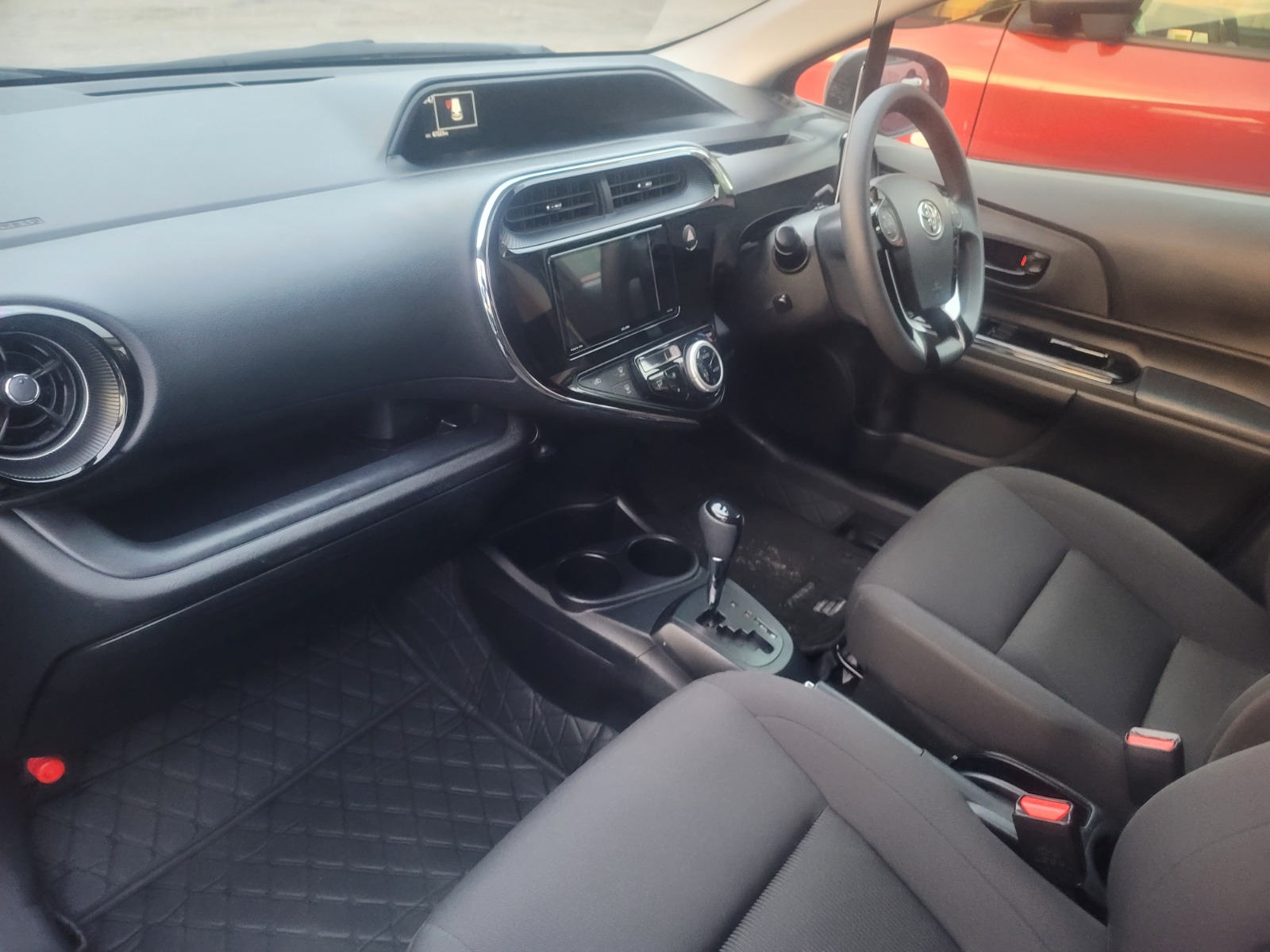 12-2018 TOYOTA AQUA