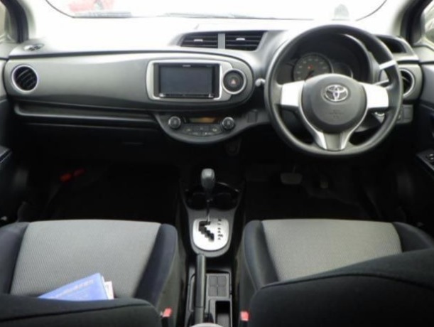 08/2012 TOYOTA VITZ