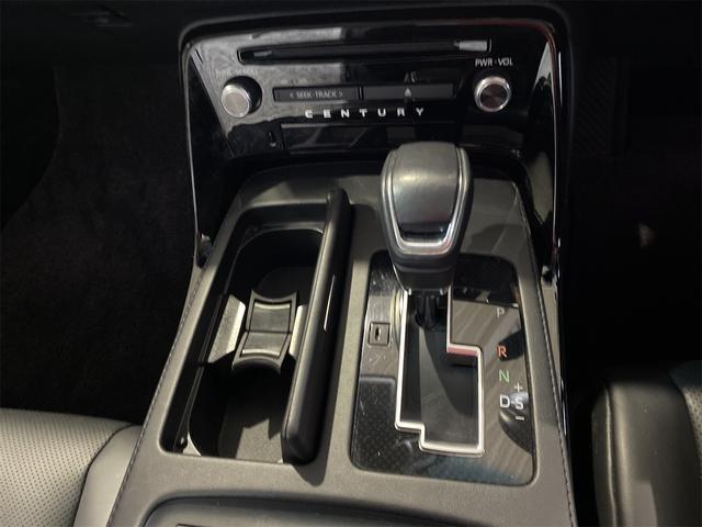 2023/01 TOYOTA CENTURY