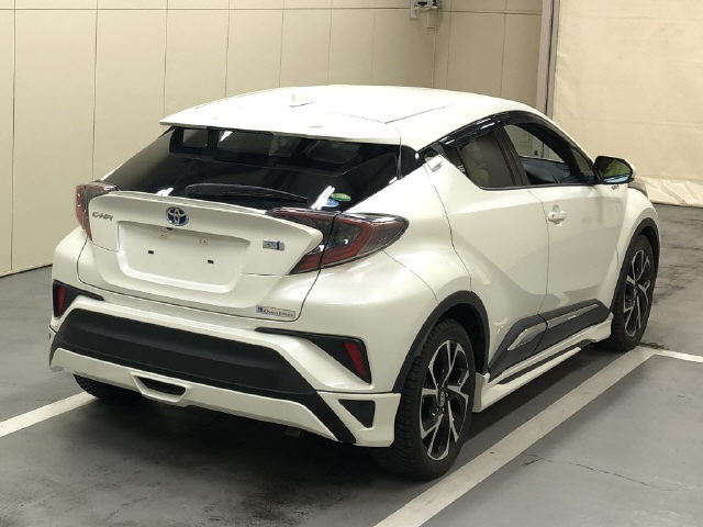 02-2017 TOYOTA C-HR