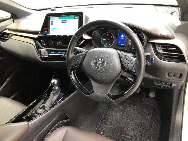 02-2017 TOYOTA C-HR