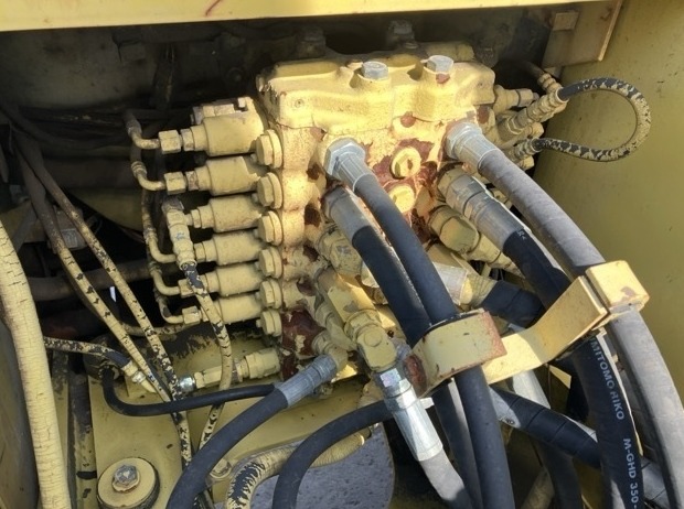 1996 KOMATSU EXCAVATOR