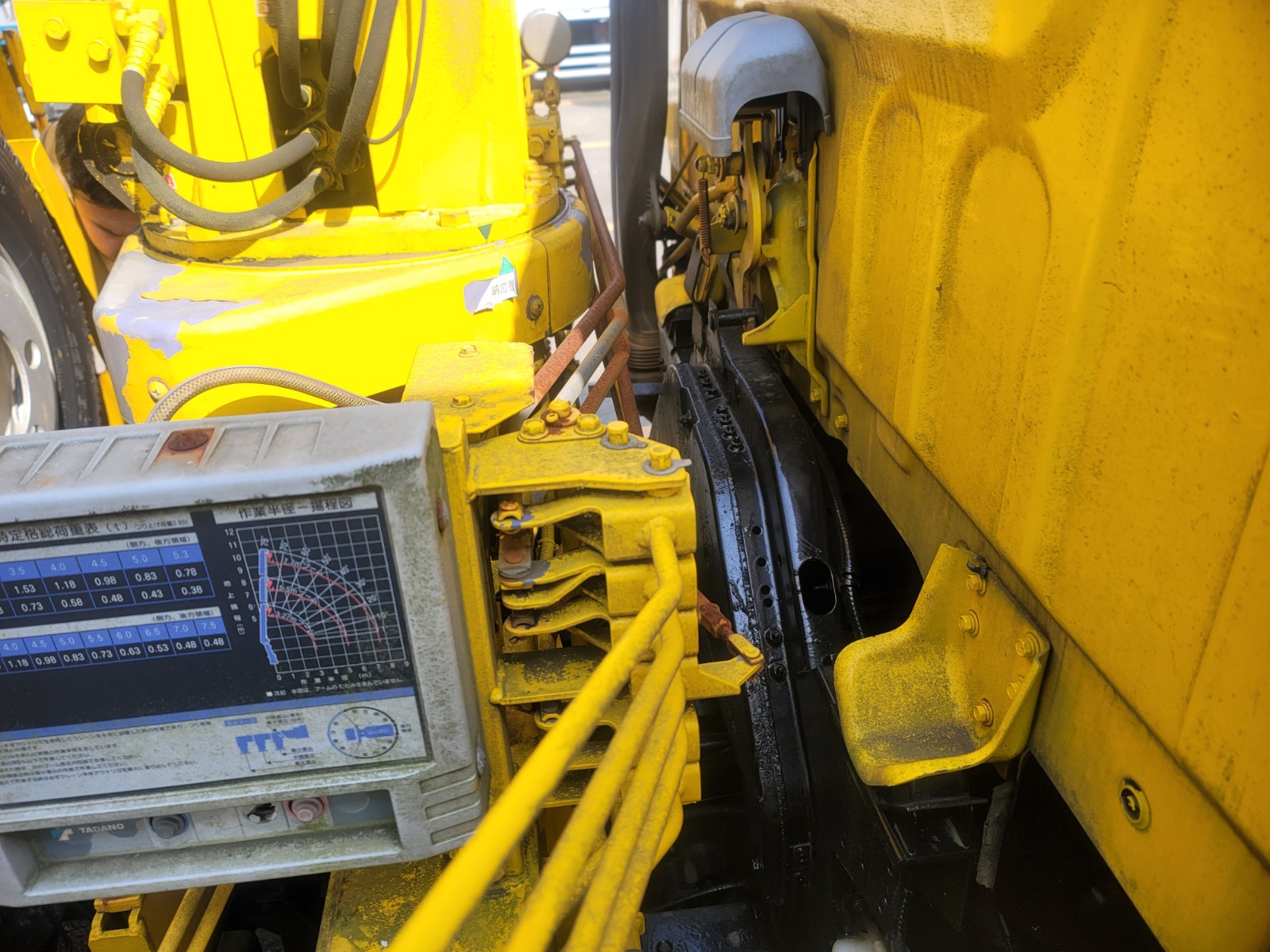2001 ISUZU FORWARD CRANE DUMPER