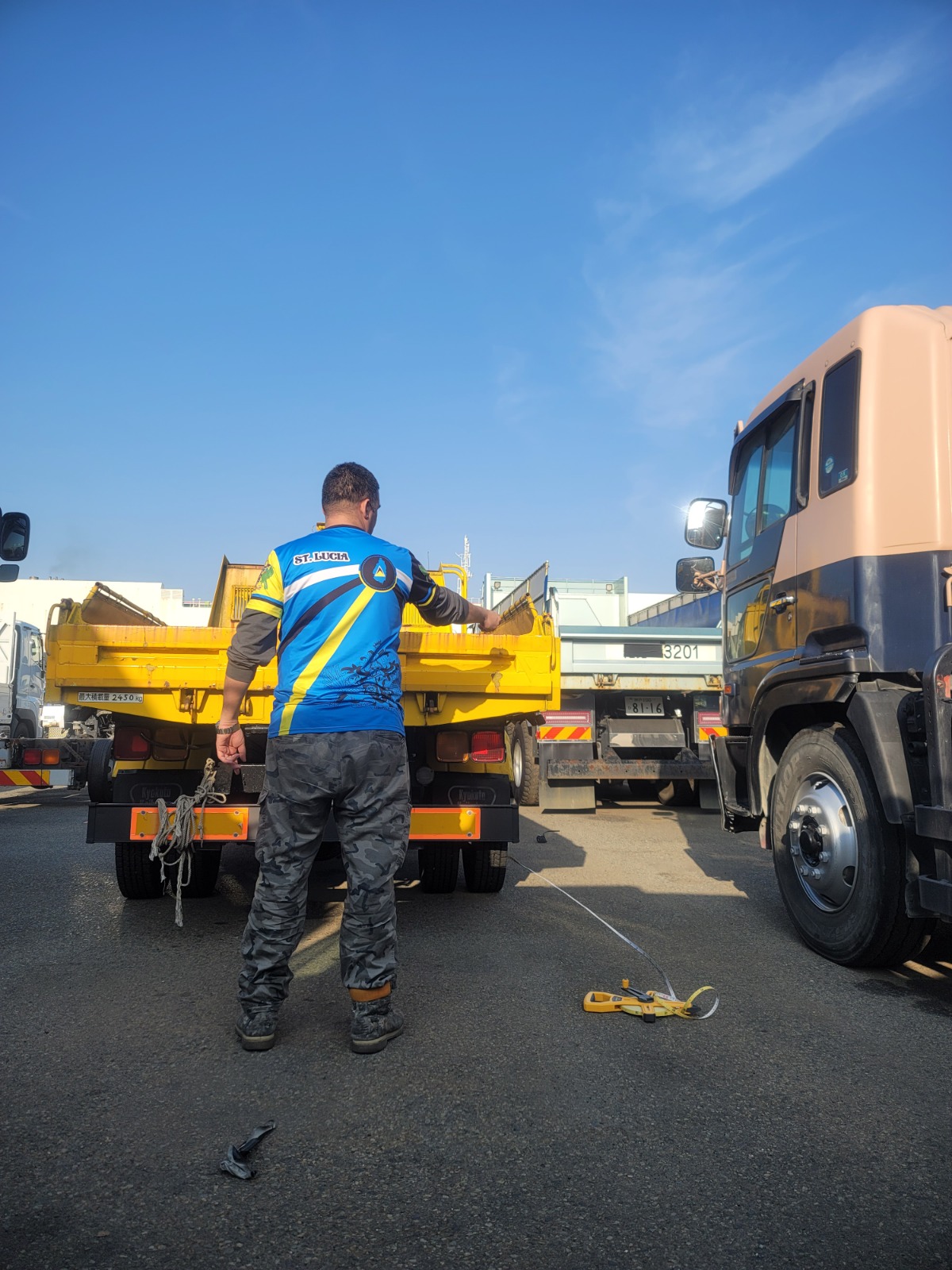 2001 ISUZU FORWARD CRANE DUMPER