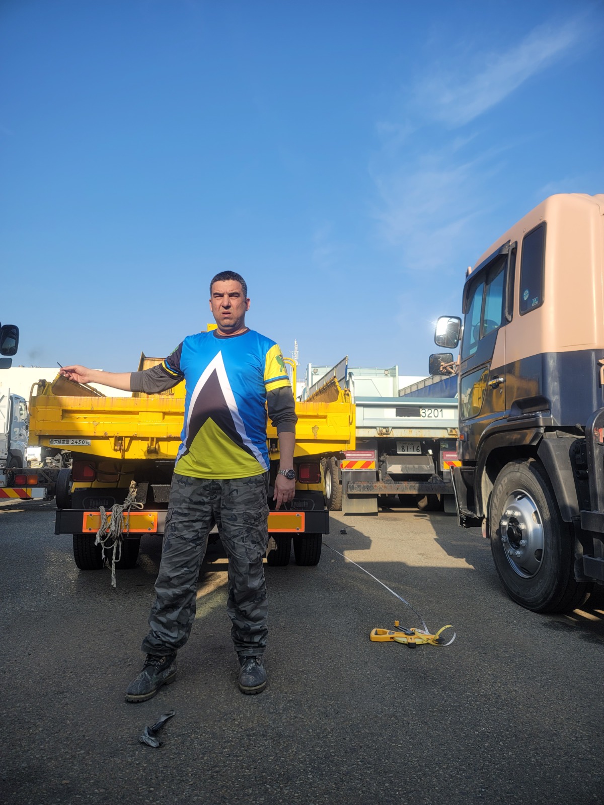 2001 ISUZU FORWARD CRANE DUMPER