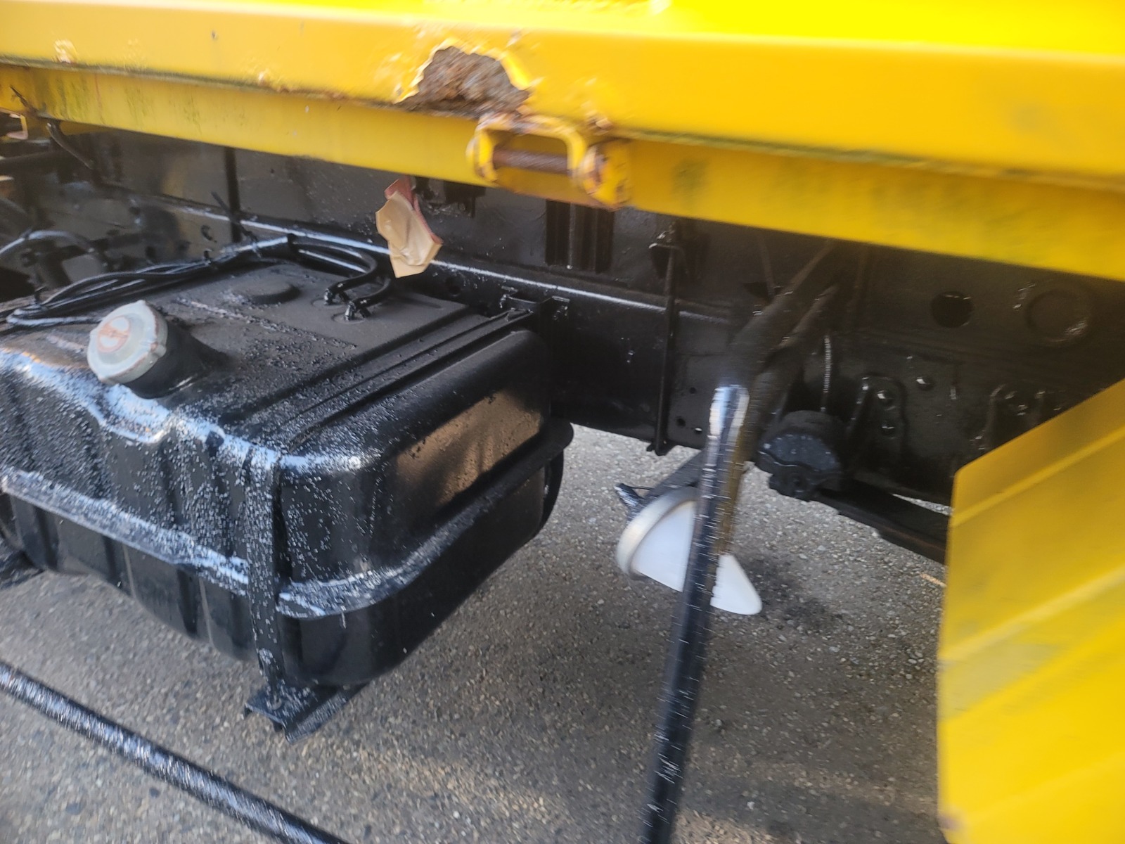 2001 ISUZU FORWARD CRANE DUMPER