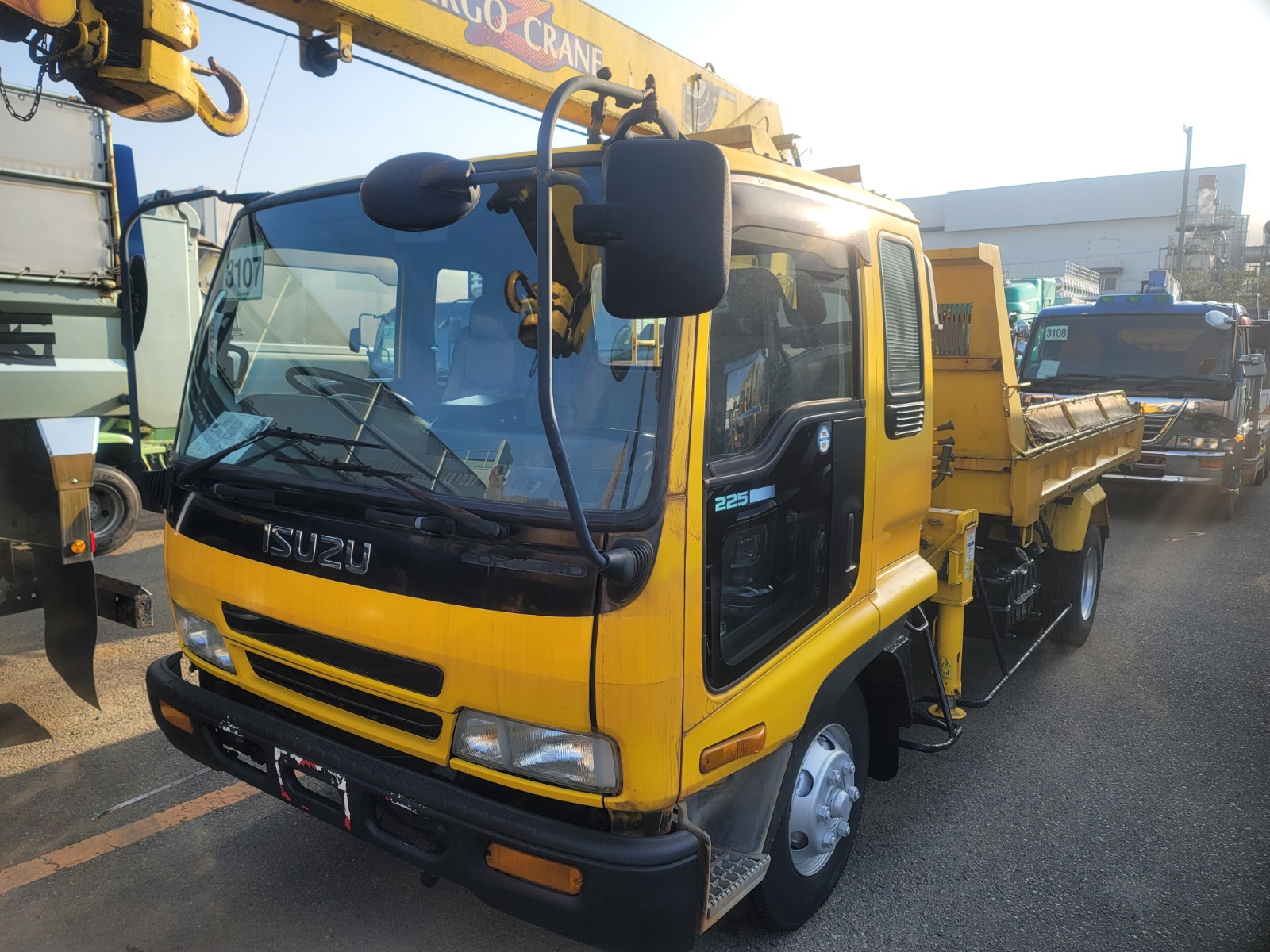 2001 ISUZU FORWARD CRANE DUMPER