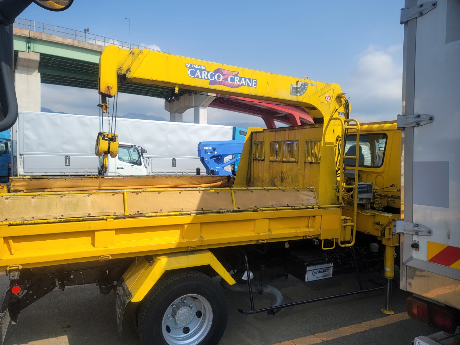 2001 ISUZU FORWARD CRANE DUMPER