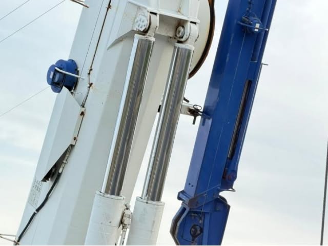 Nov 2004 Tadano Crane  SD-TR600